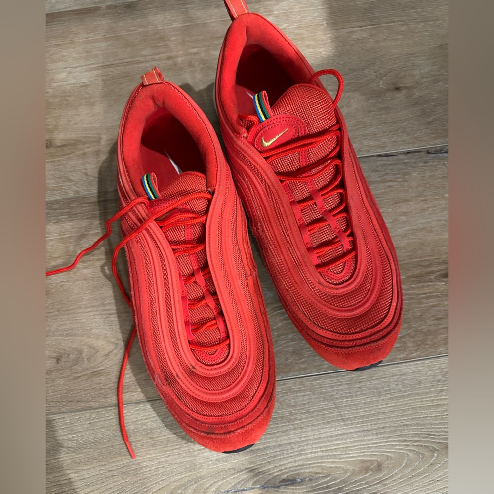 Nike Men's Vibrant Red Athletic Shoes